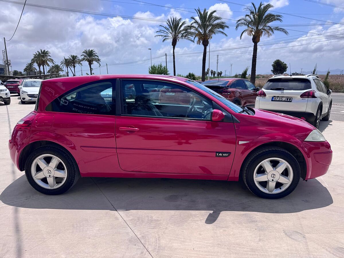 RENAULT MEGANE 1.4 AUTHENTIQUE SPANISH LHD IN SPAIN 75000 MILES SUPER 2006